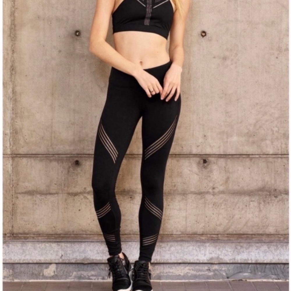ALO yoga multi legging